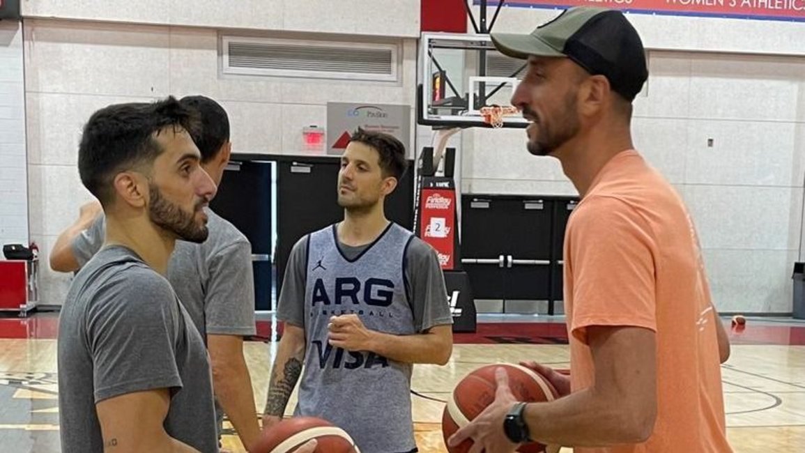Ginóbili visitó al seleccionado de básquet en Las Vegas