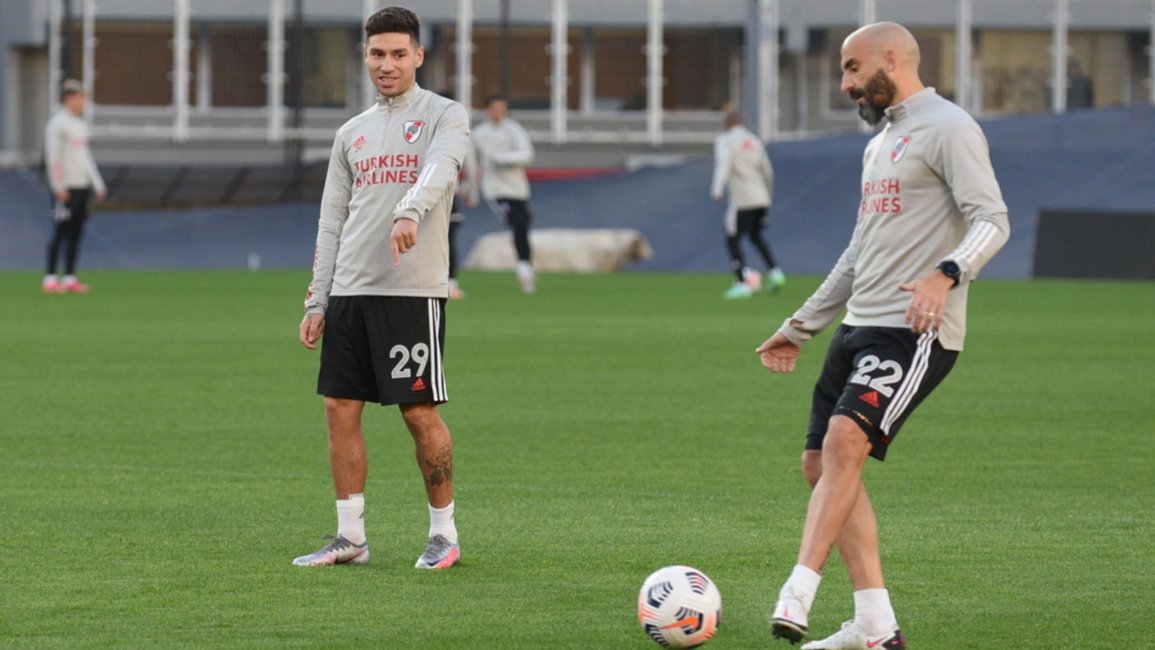 River busca levantar a nivel local frente a Unión de Santa Fe