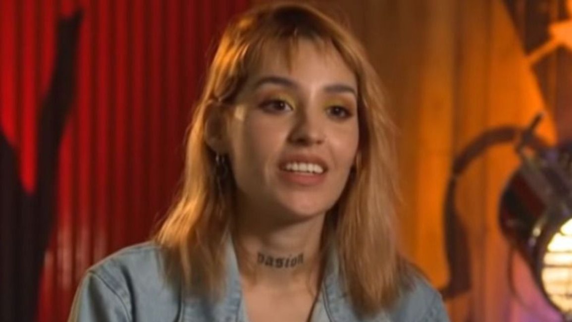 Una joven que había denunciado a Lali por plagio se presentó a "La Voz" y desató un escándalo