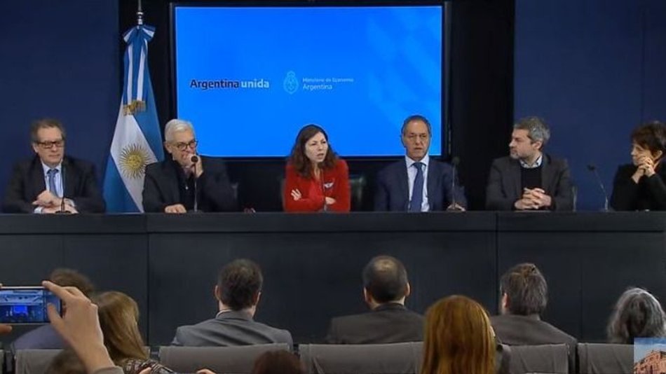 Batakis anunció el congelamiento de la planta de trabajadores estatales y puso el acento en la necesidad de equilibrar las finanzas públicas