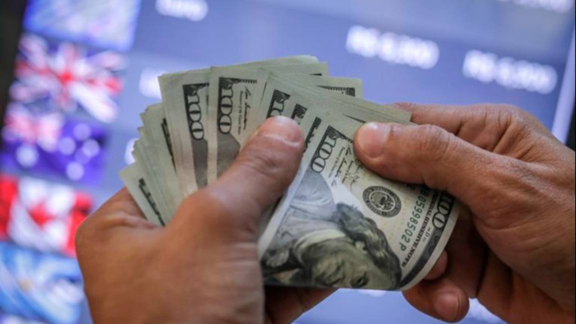 El dólar blue alcanzó un nuevo récord y cerró a 283 pesos 