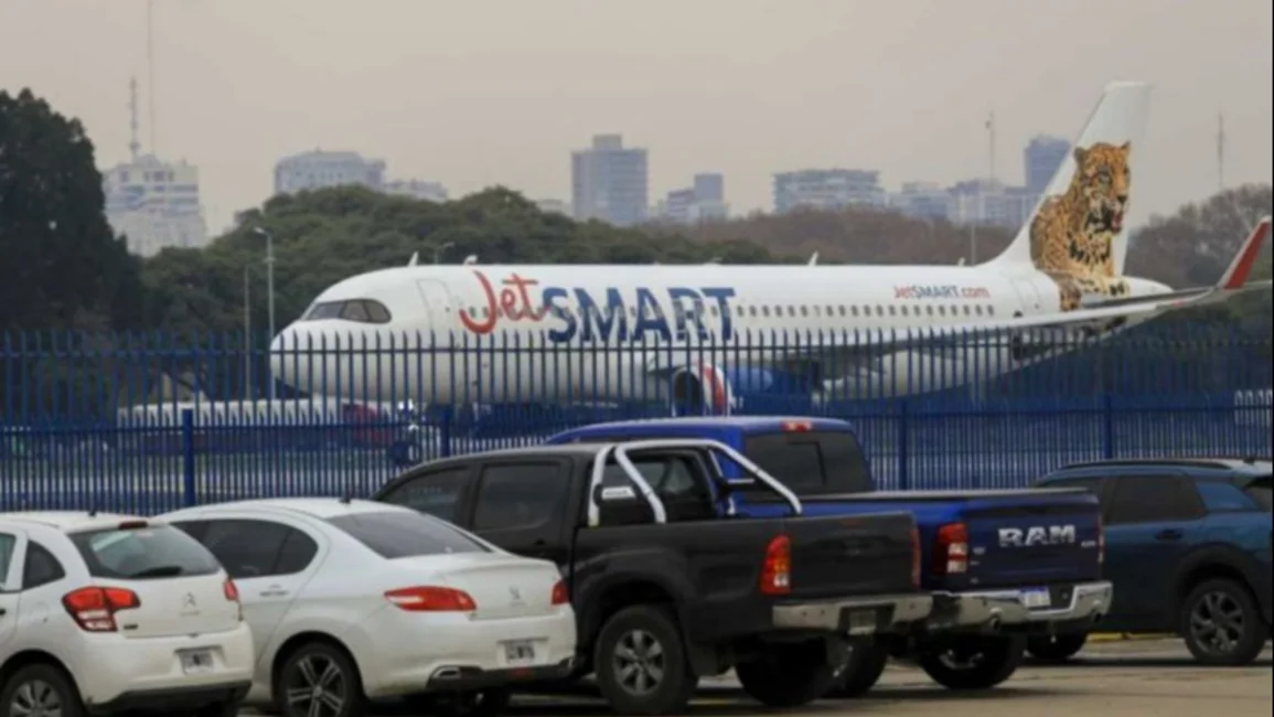 Aerolíneas extranjeras en pie de guerra contra el aumento del impuesto al dólar turista