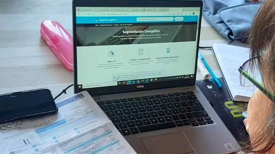 Subsidios de luz y gas: acusan muchos problemas para cargar los datos y acceder al beneficio
