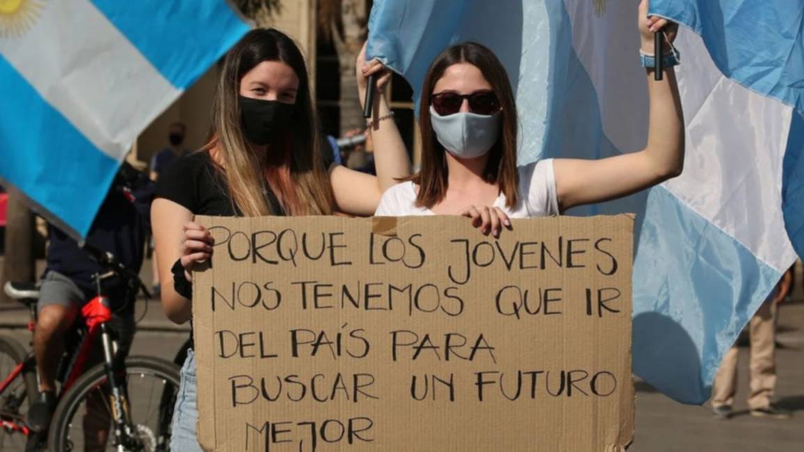 Alberto y Cristina, los politícos con peor imagen en Salta según una encuesta