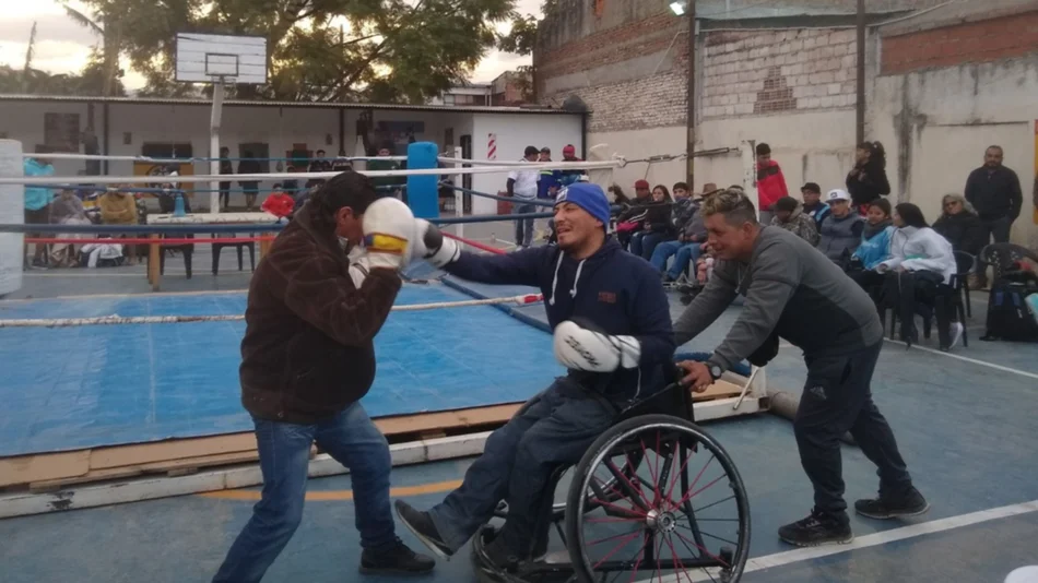 Con la práctica de boxeo, ALSa crece en el deporte adaptado