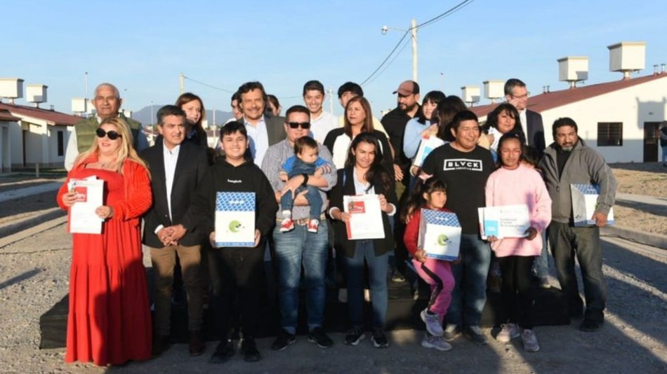 Entregaron las llaves de casas a 300 nuevos propietarios