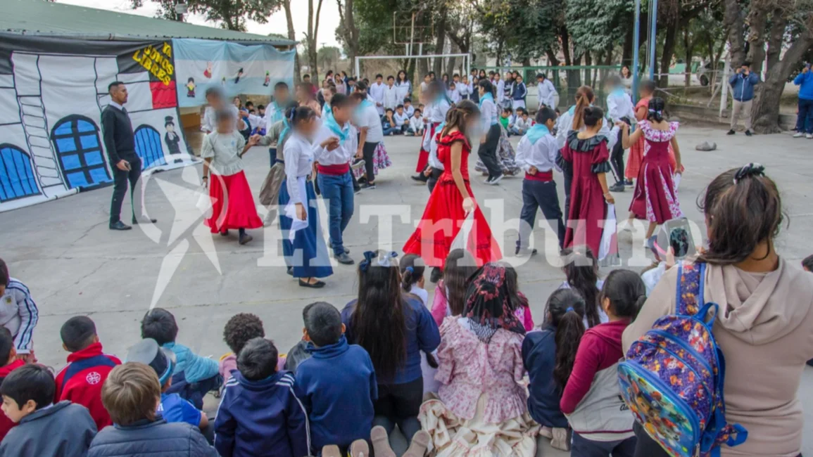 VIDEO. Celebrando a la Patria en la escuela