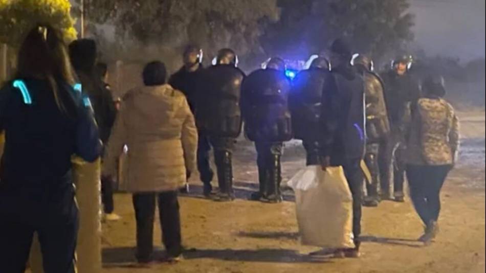 La Policía despejó un intento de toma de terrenos en Atocha:  hubo enfrentamientos