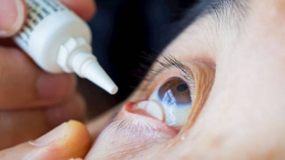 La Anmat prohibió la venta de una  marca de gotas para los ojos de un importante laboratorio