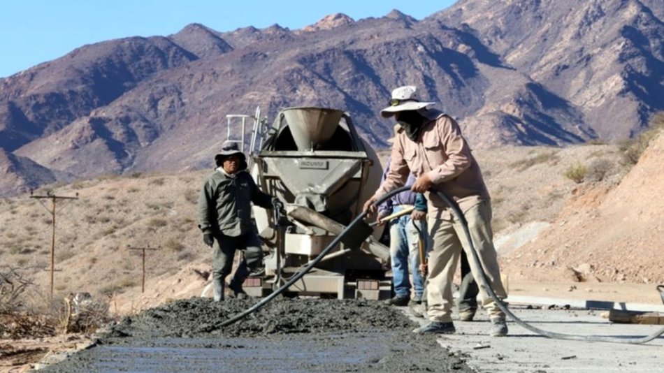 FOTOS. Así avanza la pavimentación de dos tramos de la ruta 40
