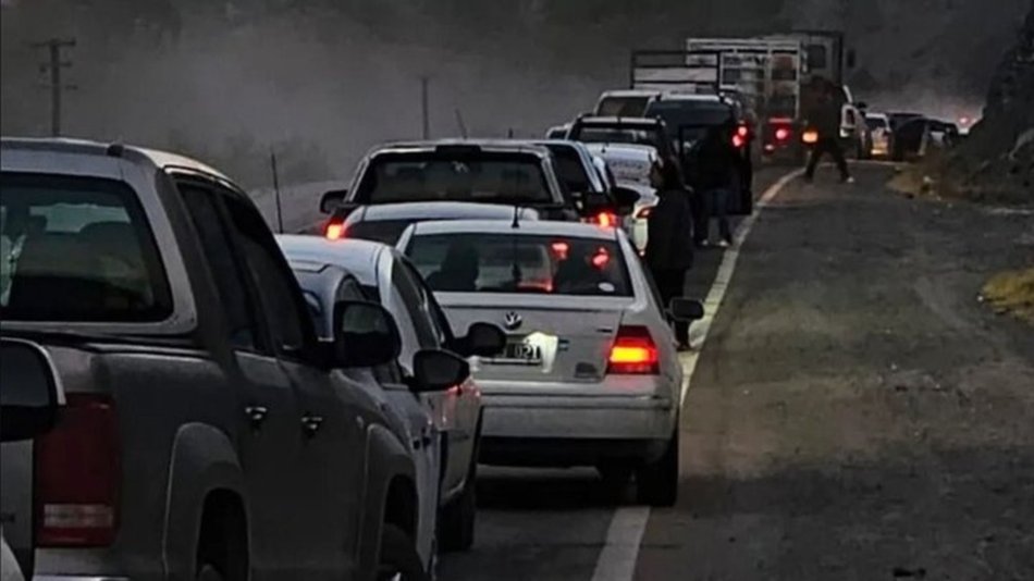 Corte de ruta en Jujuy: Un niño turista fue atropellado tras liberarse un corte