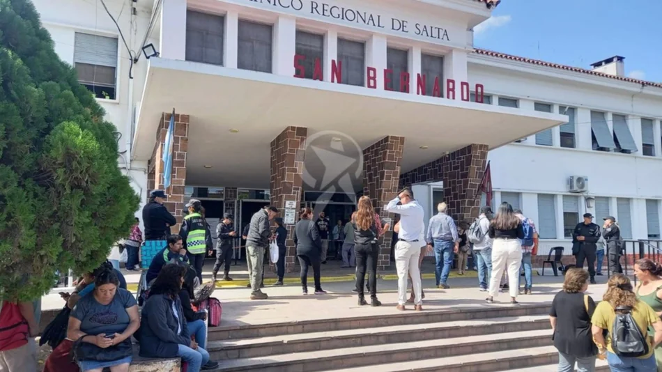Continúa en estado crítico el joven que fue prendido fuego en la zona de la terminal