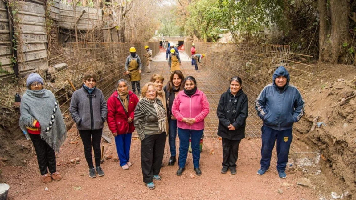 VIDEO. Intensifican el trabajo de encauzamiento del canal Tinkunaku en Barrio Autódromo