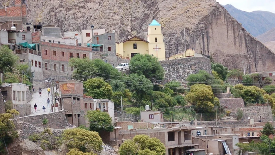 Iruya en la mira: polémica por el cobro de una tarifa para ingresar al pueblo