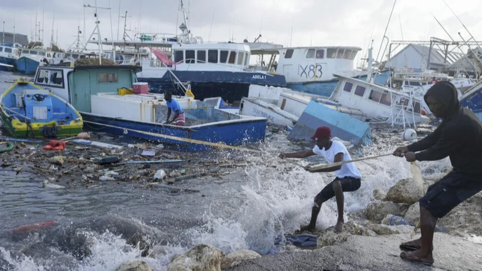 El huracán "Beryl" azota Jamaica con “peligrosas tormentas”