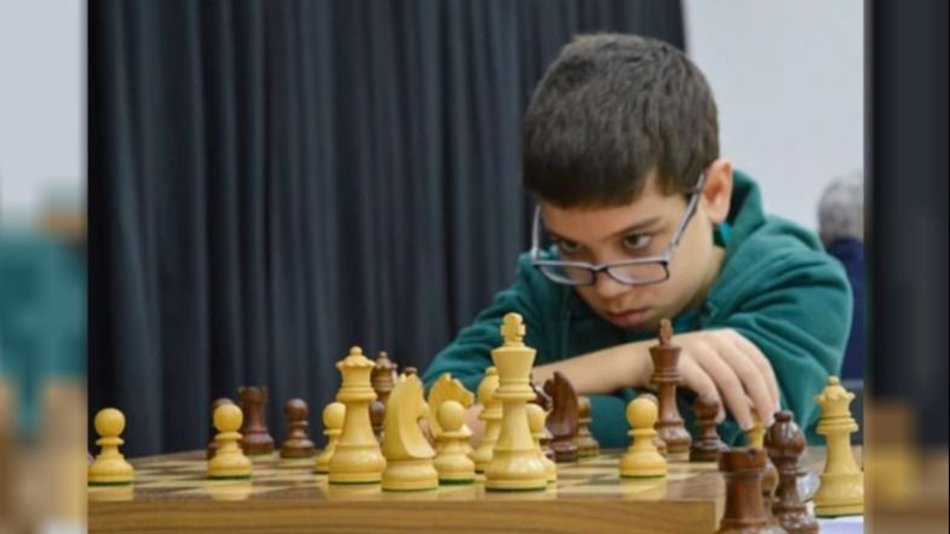 Faustino Oro derrotó al número dos del mundo y sigue asombrando en el ajedrez