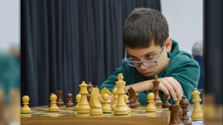 Faustino Oro derrotó al número dos del mundo y sigue asombrando en el ajedrez