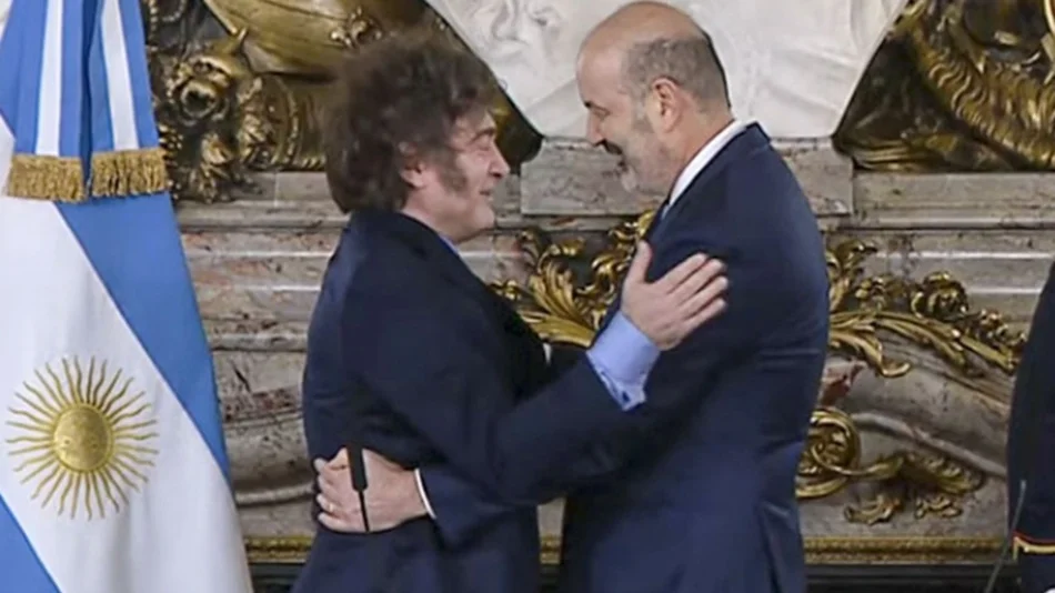 Juró Sturzenegger, que impulsará la "ley de hojarasca" y la reforma del Estado