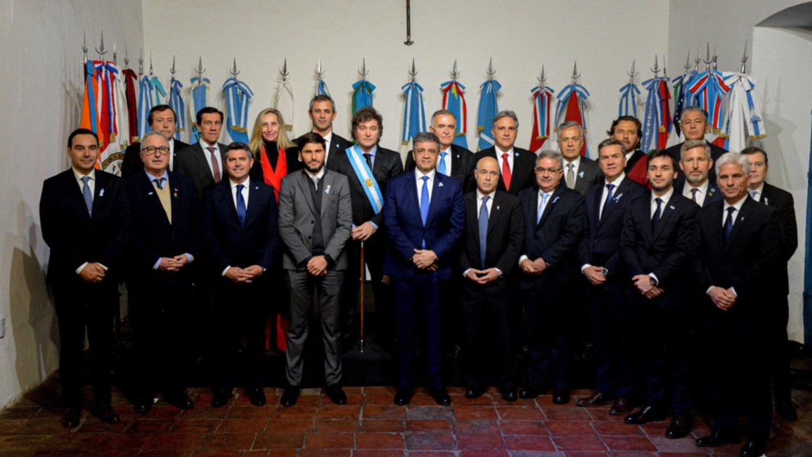 ACUERDO NACIONAL. Javier Milei mostró al Pacto de Mayo como "un símbolo del cambio de época"