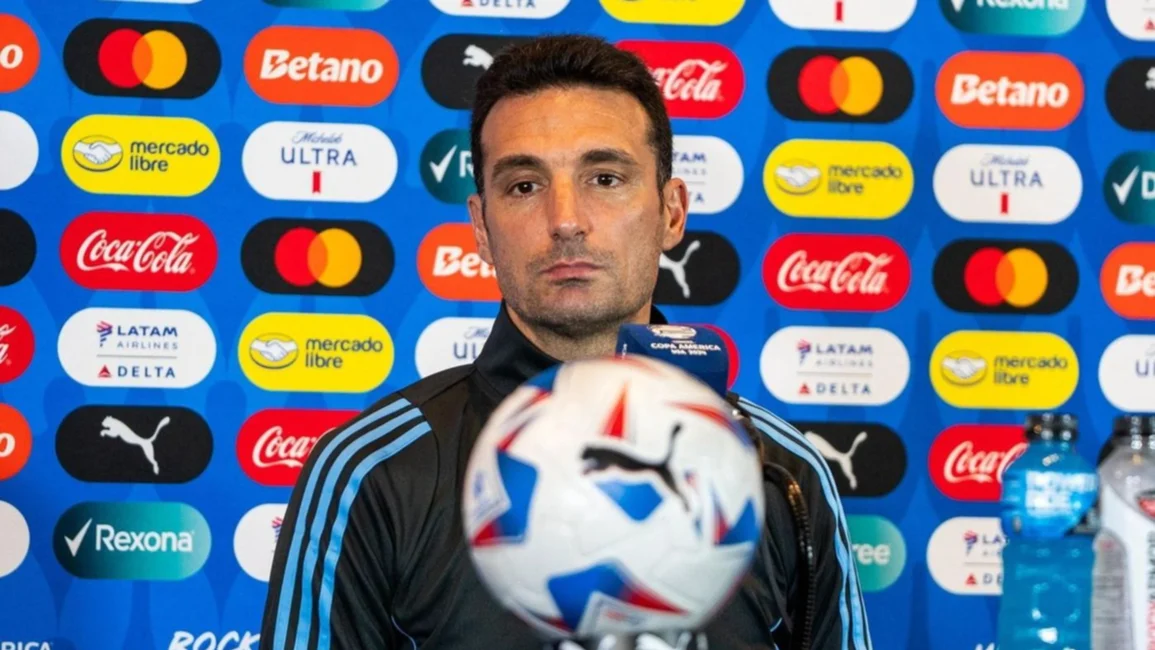 Scaloni no ocultó su felicidad, pero dijo que "hay preocupación porque la vara está muy alta"