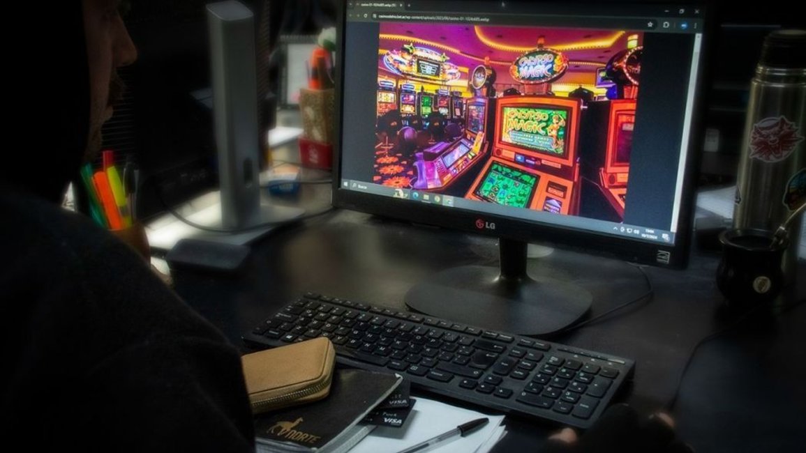 Bloquean 60 páginas de apuesta online en escuelas y plazas