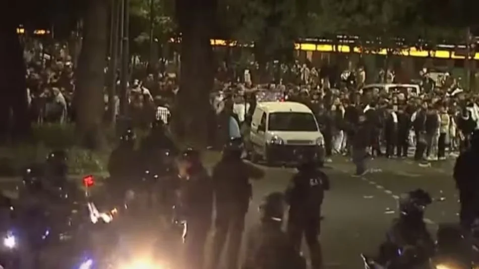Incidentes en el Obelisco: los festejos por la Copa América terminó con corridas y carros hidrantes