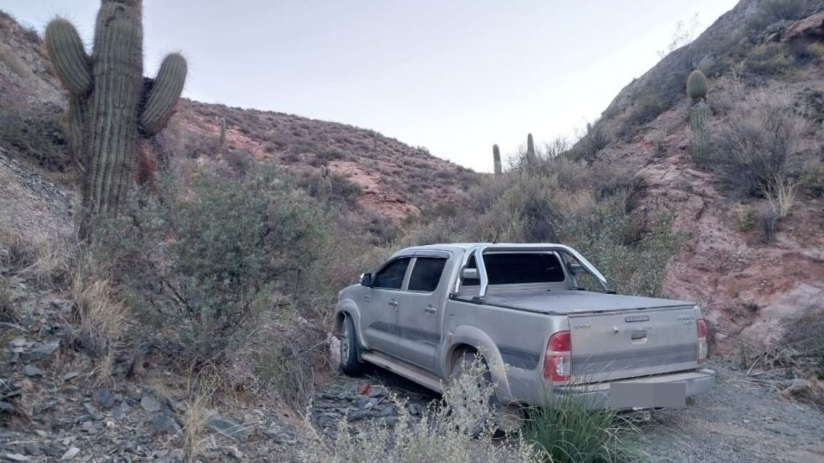 Abandonaron una camioneta con más de 600 kilos de hojas de coca