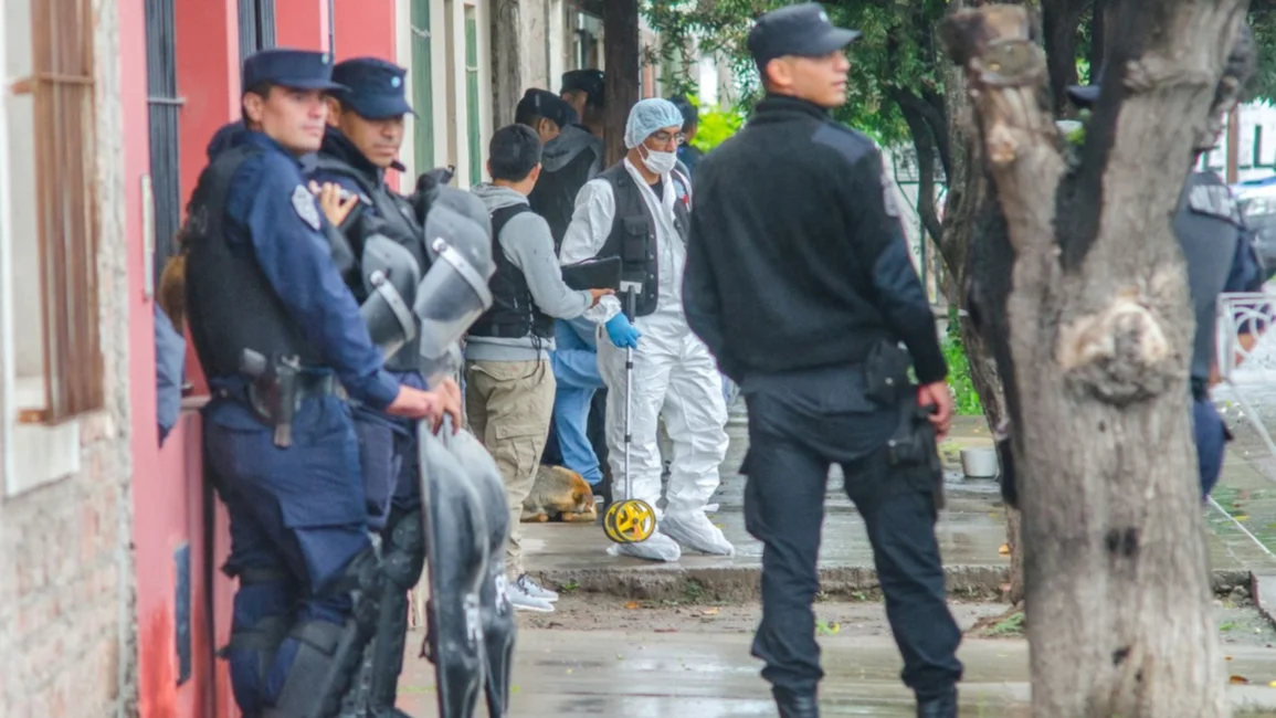 Investigan posibles homicidios en Orán