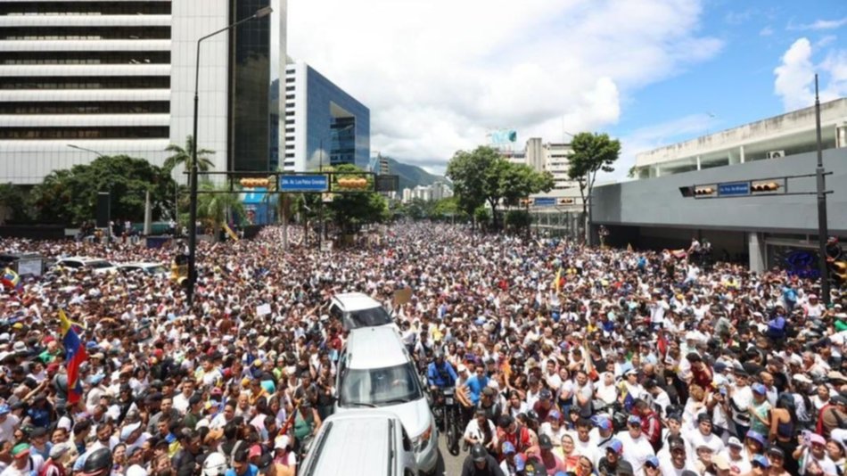 VIDEOS. Masiva marcha en Venezuela tras el fraude electoral
