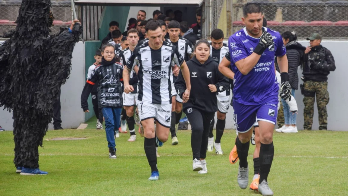 Riggio define el once de Central Norte