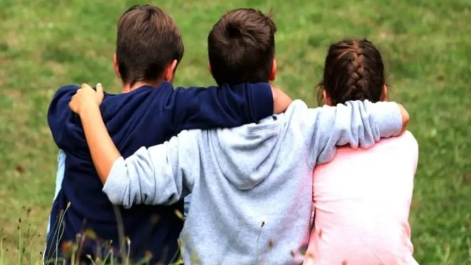 Tres hermanitos de Salta ya tienen una familia y un hogar, fueron adoptados juntos