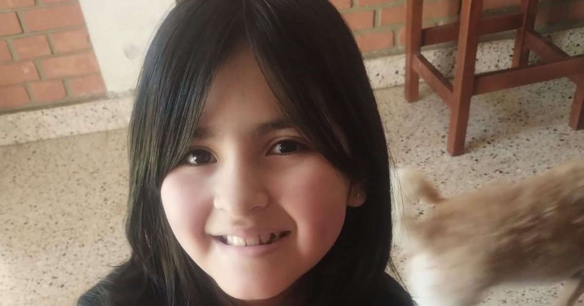 EMAは12歳で、白血病に苦しんでおり、緊急治療が必要です