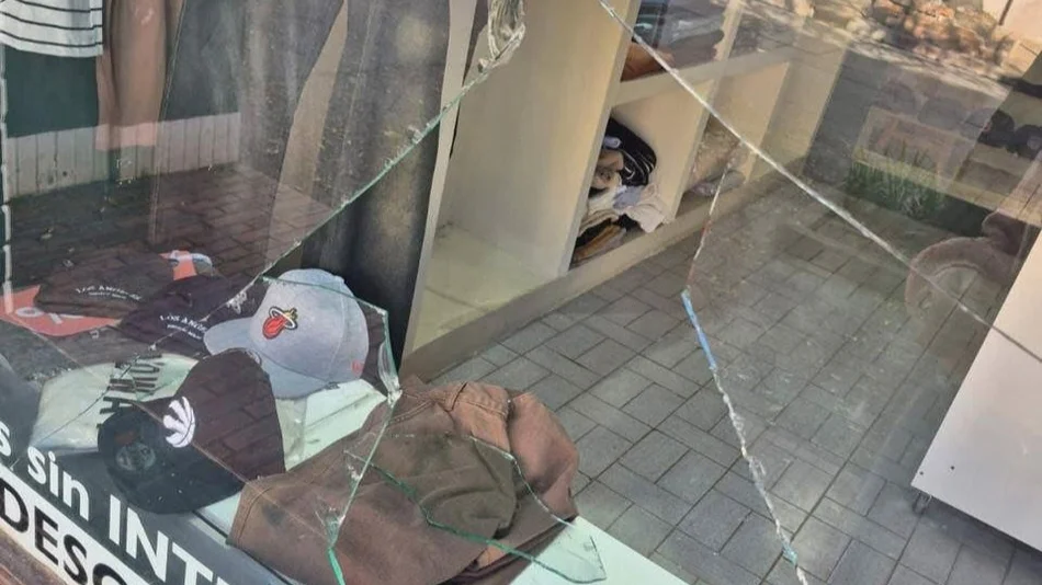 En Metán volvieron a atacar los "rompevidrieras" y los "rompecoches"
