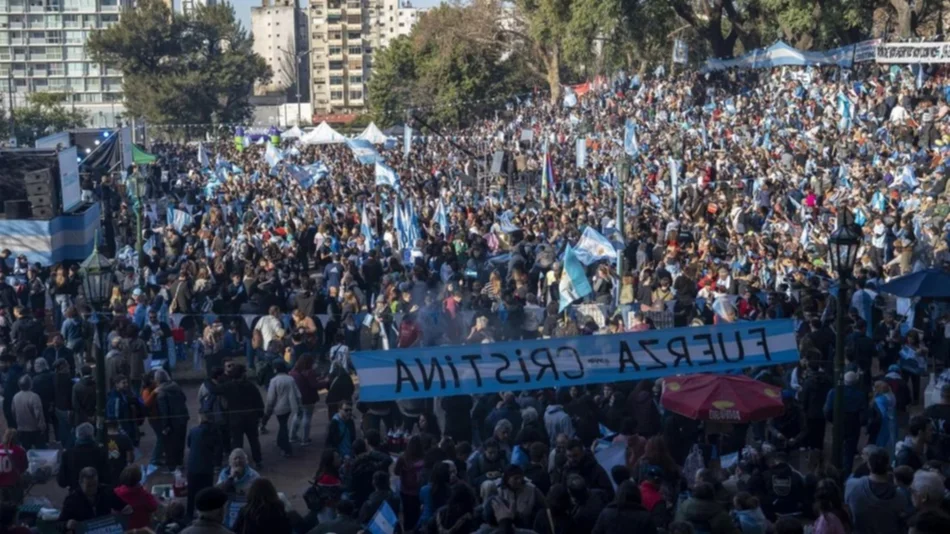 La lapidaria advertencia de Cristina desde su prisión domiciliaria: “Nunca tuvimos este grado de dependencia”