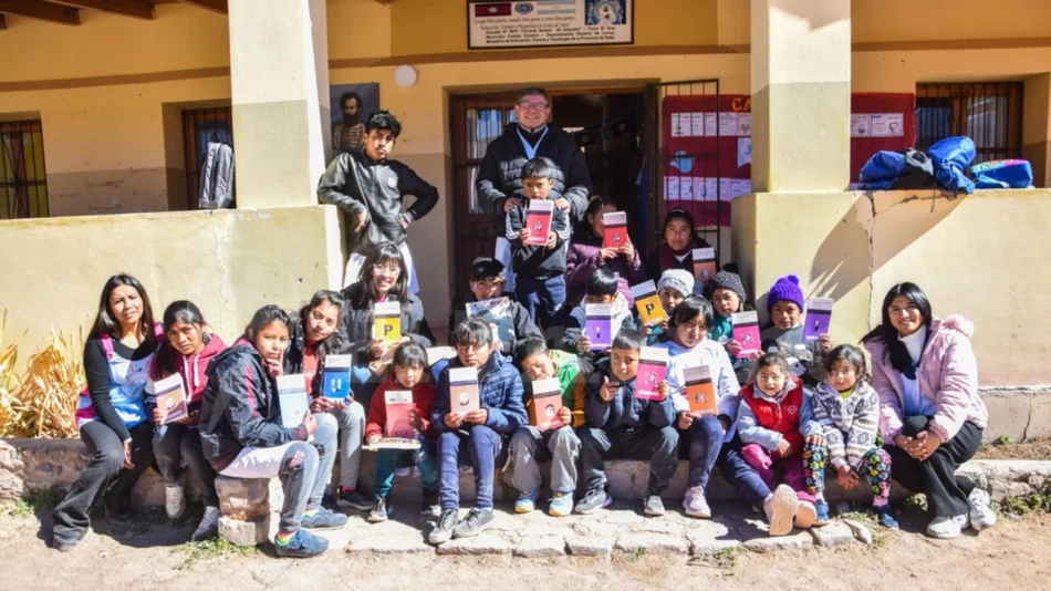"Salteños en la historia", una edición completa para los alumnos y docentes de la escuela El Toro