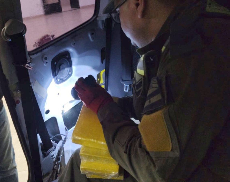 Detienen en Tucumán a cuatro cafayateños con más de 100 kilos de cocaína- Detienen en Tucumán a cuatro cafayateños con más de 100 kilos de cocaína