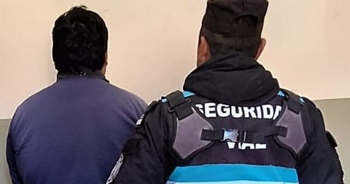 Lo pararon en un control y saltó que tenía pedido de captura vigente