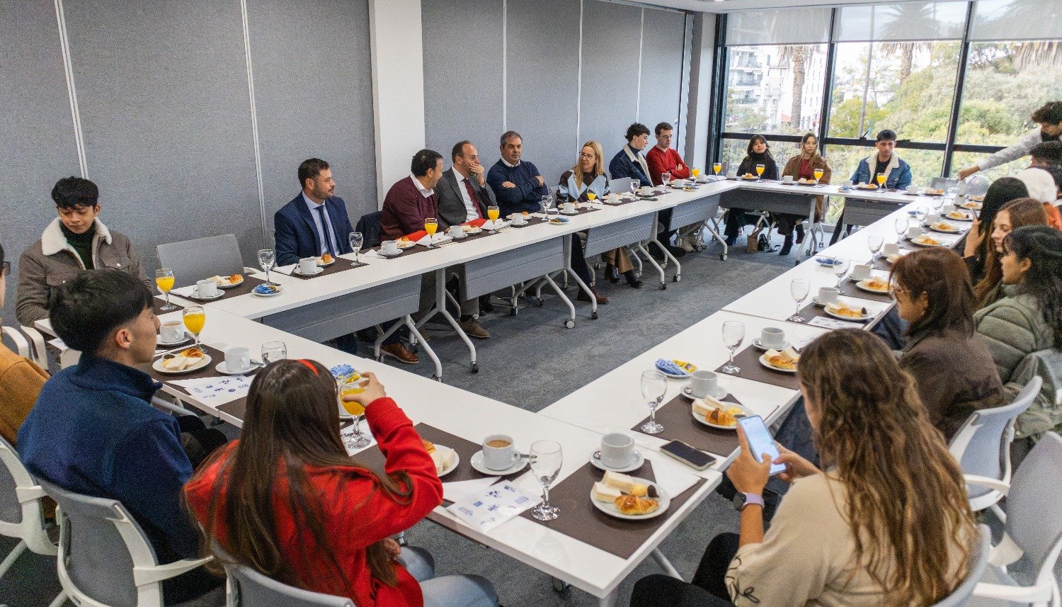 UCASAL y Banco Macro renovaron su compromiso con la educación en un nuevo encuentro con estudiantes becados