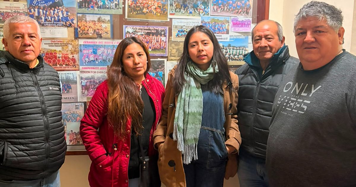 El fútbol de veteranos otorga becas a alumnas destacadas