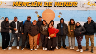 Vecinos agradecidos con los alumnos del BSPA Señor de Sumalao por renovaron una plaza del barrio Virgen de Fátima en La Merced