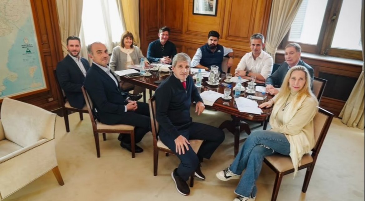 La mesa política se reunió durante más de dos horas con foco en la gestión de las próximas semanas