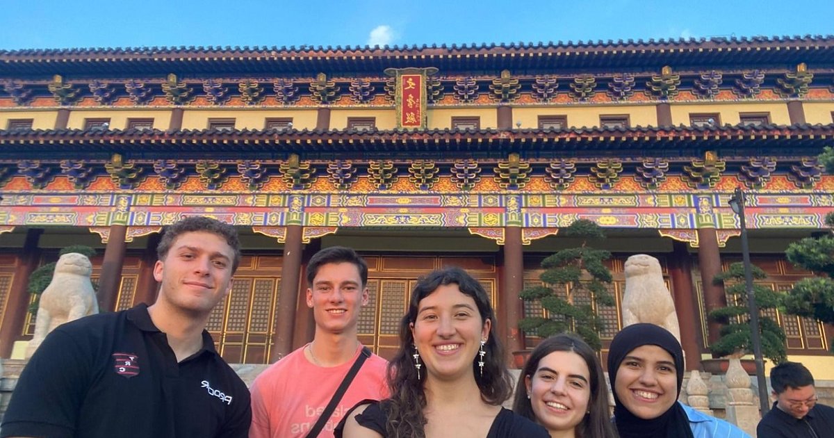 Dos estudiantes de UCASAL fueron becados para capacitarse en China