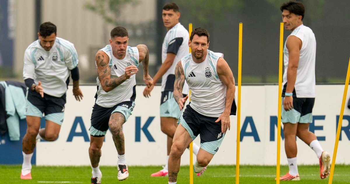 La tormenta alteró la previa de la final del Mundial: Argentina entrenó bajo la lluvia y España canceló su práctica