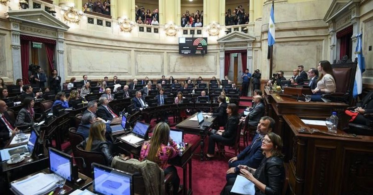 Los senadores pasarán a cobrar 12 millones de pesos por mes