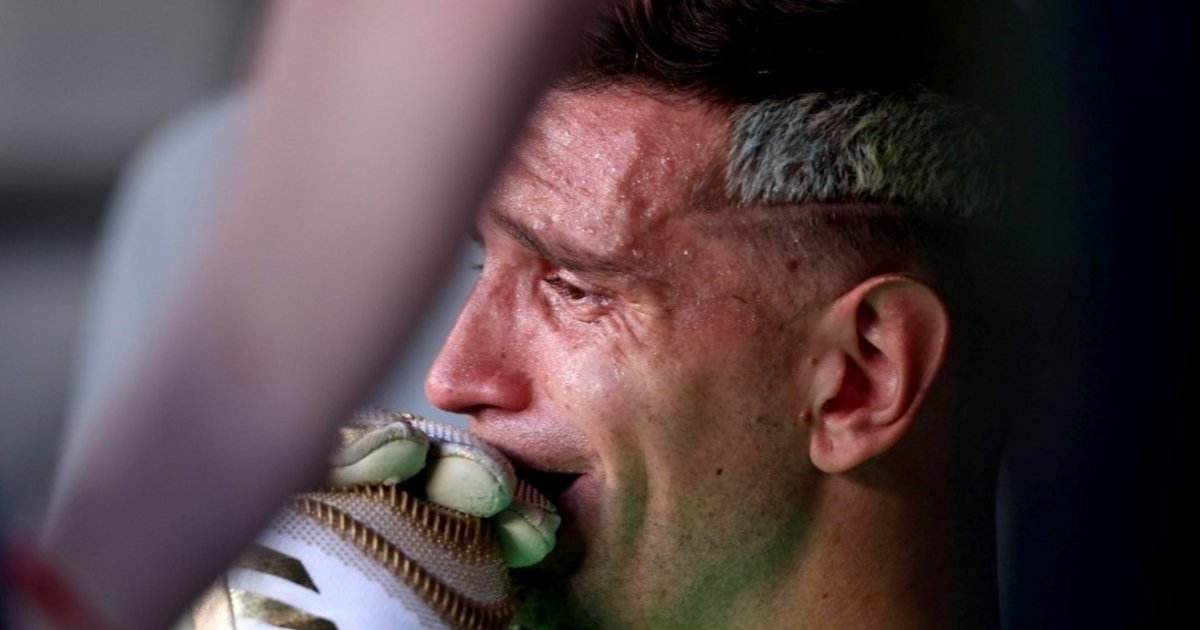 Dibu Martínez hizo historia pese a la derrota: 11 atajadas y récord en la final del Mundial