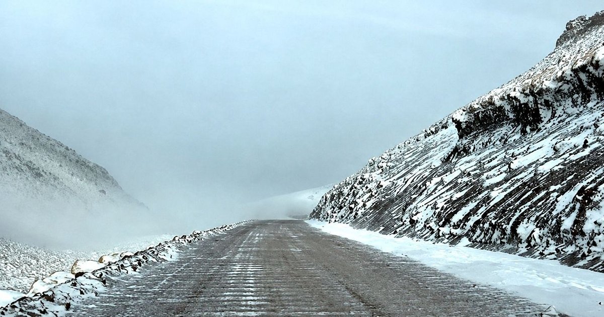 Nevadas en la Puna salteña: el viento blanco complica los caminos de altura