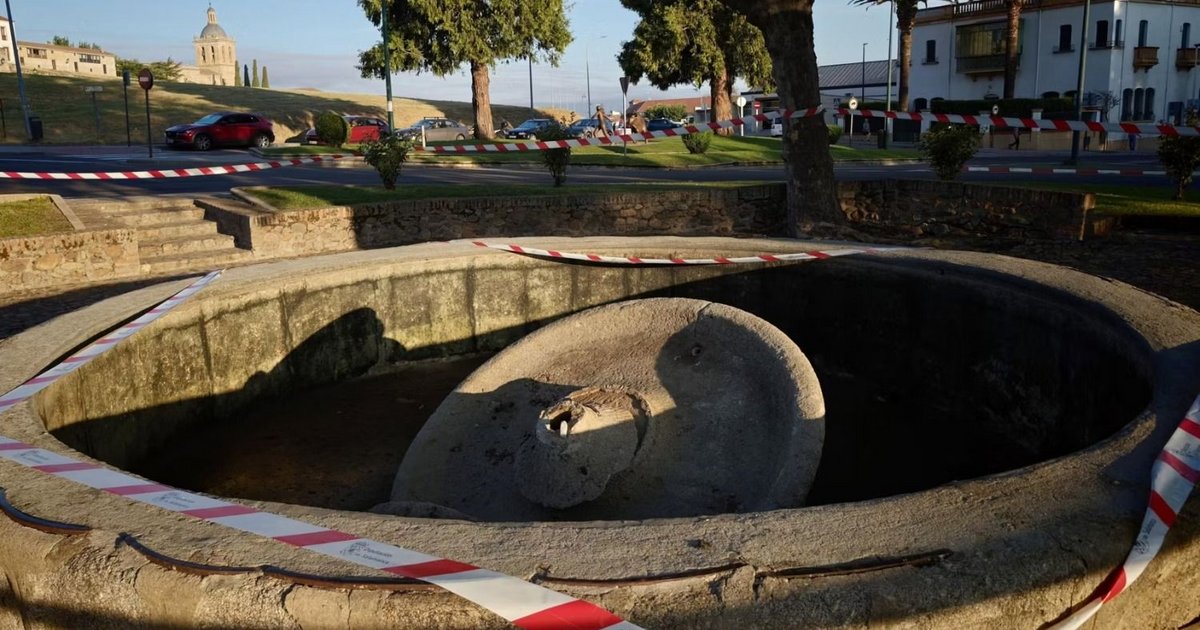 Tragedia en España: muere un adolescente al derrumbarse una fuente durante las celebraciones del Mundial