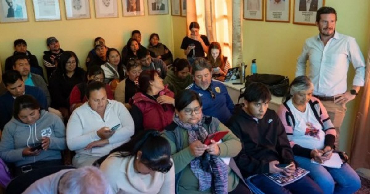 Angastaco: Dictaron un taller de inteligencia artificial y prompt