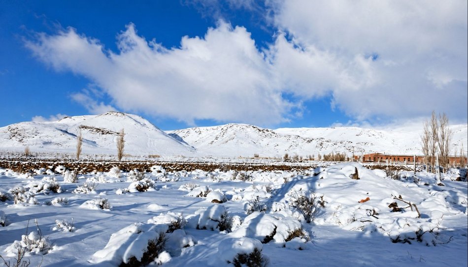 Temporal histórico en la Puna catamarqueña: rescatan familias y evacuan a mineros aislados por la nieve