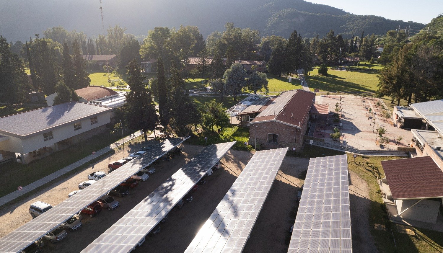 Cuando el campus se convierte en laboratorio: El modelo energético de UCASAL